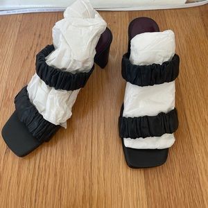 NWOT Staud Frankie Ruched Leather Sandals Black 36